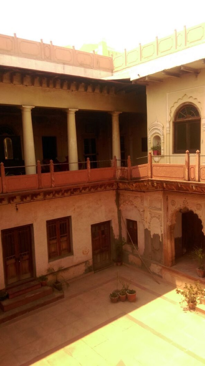 Fort Gabhana palace courtyard